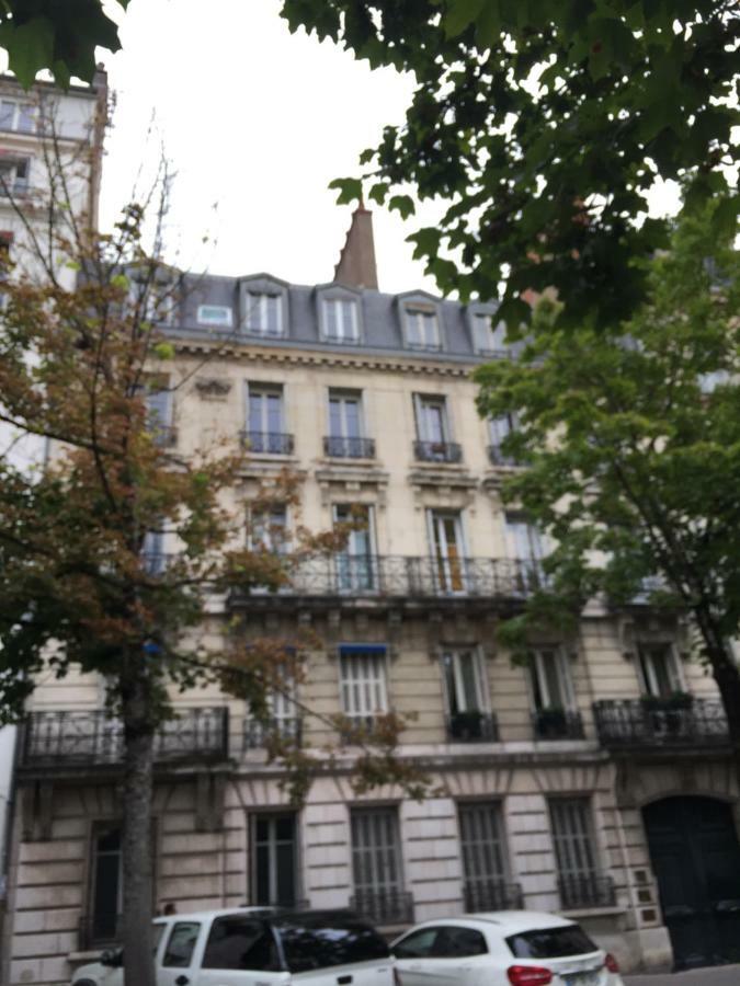 Le Jardin Darcy Liberte Hyper Centre Gare-Ville Parking Public Payant Dans La Rue Dijon Buitenkant foto
